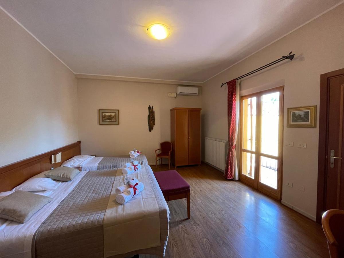 La Terrazza Dei Ciliegi Hotell Santa Maria Degli Angeli  Eksteriør bilde